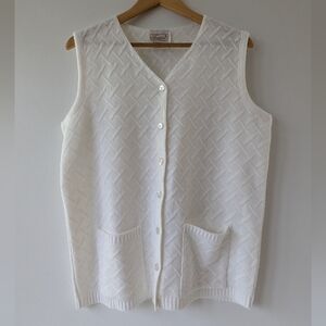 VINTAGE White Sweater Vest